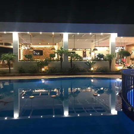 培福克斯蓝色公寓式酒店 公寓式酒店 Pefki